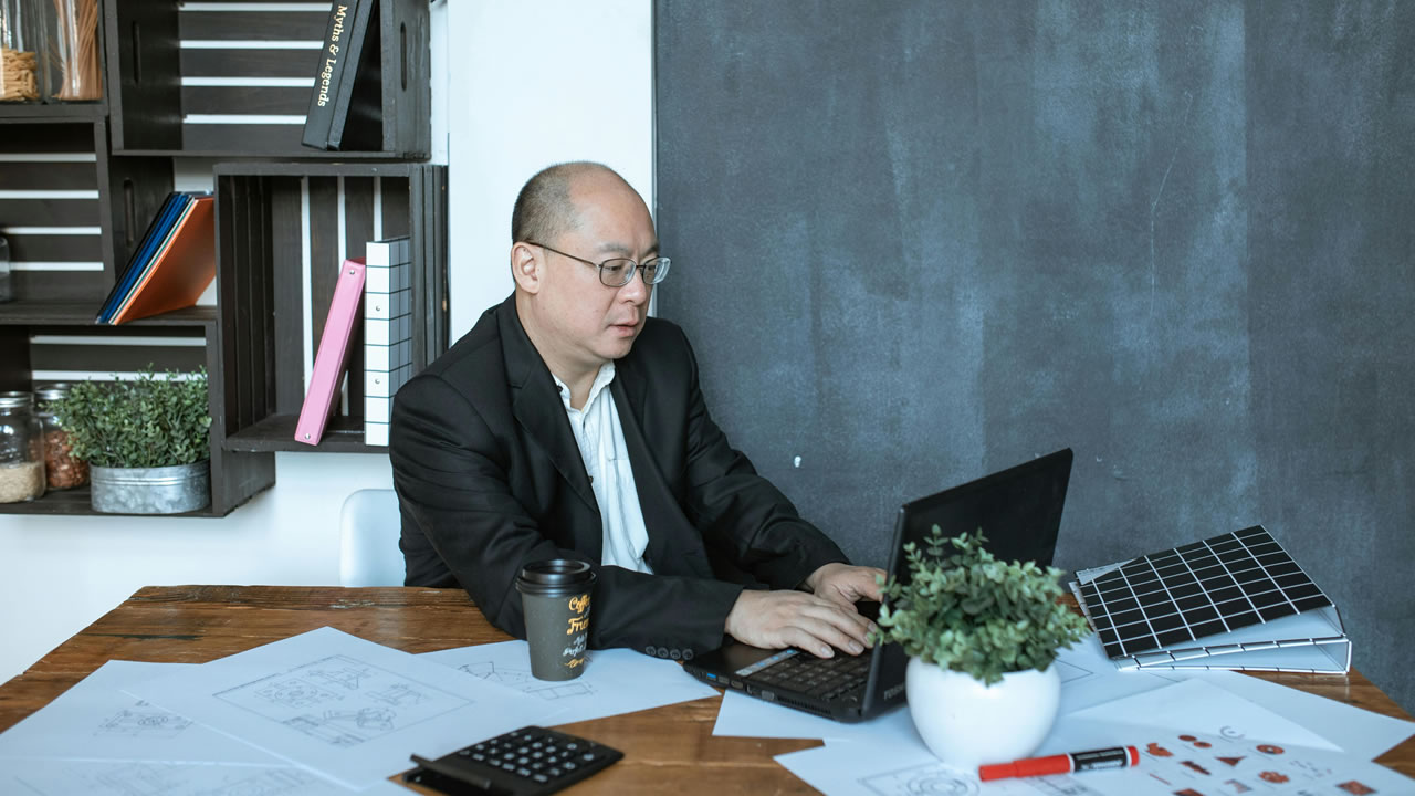 How is the HVUT (Heavy Highway Vehicle Use Tax) calculated, and what is the maximum annual tax amount?